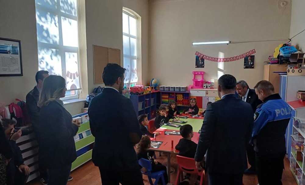 Öğrencilere Oyuncak Desteği