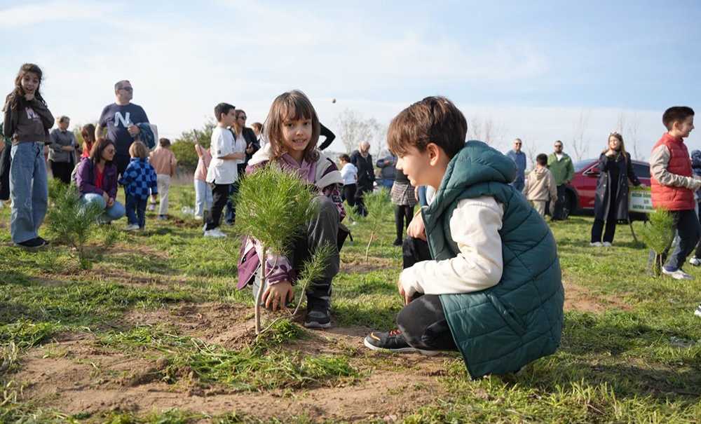 Öğretmenler Ormanı'nda Fidanlar Toprakla Buluştu