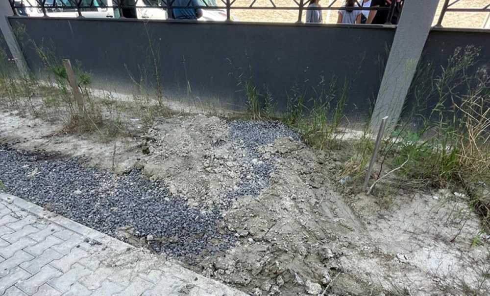 Okul Bahçesindeki Su Nihayet Kesildi