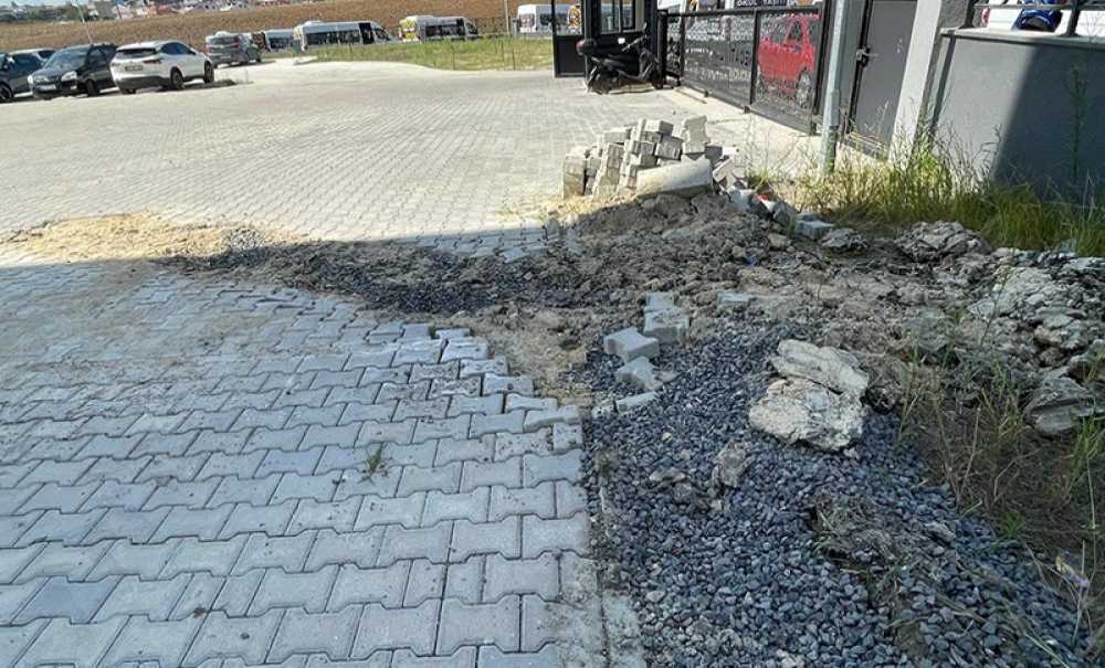 Okul Bahçesindeki Su Nihayet Kesildi