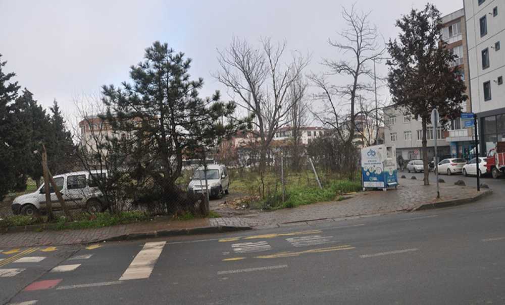 Okul Beklenirken Otopark Oldu