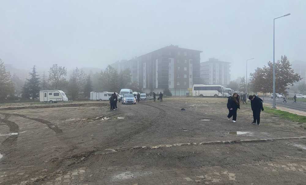 Okul Önünde Yol Yok