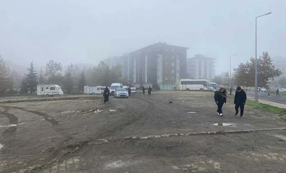 Okul Önünde Yol Yok