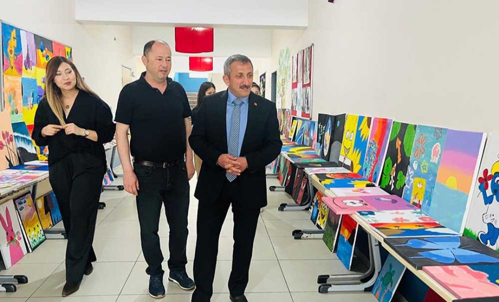 Okulda Yilsonu Sergi̇si̇ Düzenlendi̇