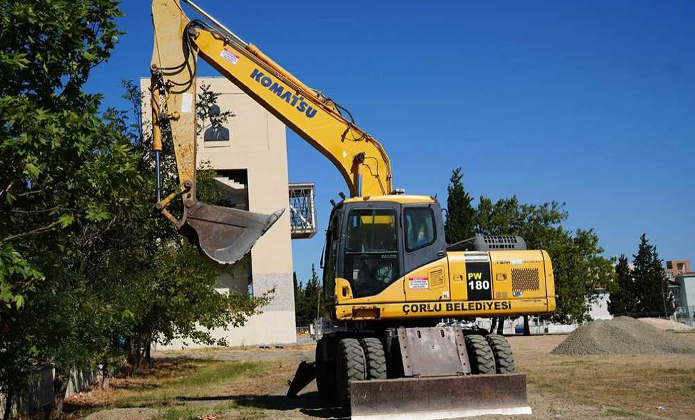 Okullar Bölgesi̇nde Yol Çalışmaları Sürüyor