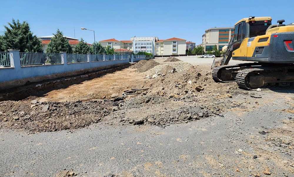 Okullar Bölgesindeki Yol Çalışmaları Sürüyor