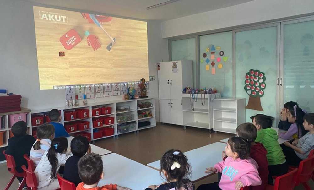 Okullarda Anma Programı Düzenlendi