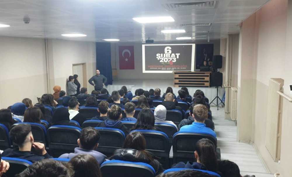 Okullarda Anma Programı Düzenlendi