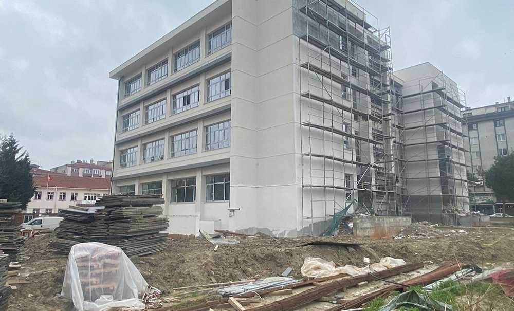 Okulun Dış Cephesi De Kaplanıyor