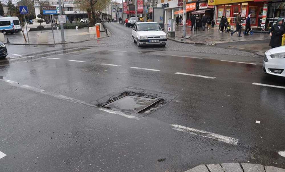 Omurtak Caddesi Hizmet Bekliyor!