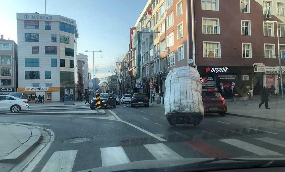 Omurtak Caddesi'nde Trafik Sorunu