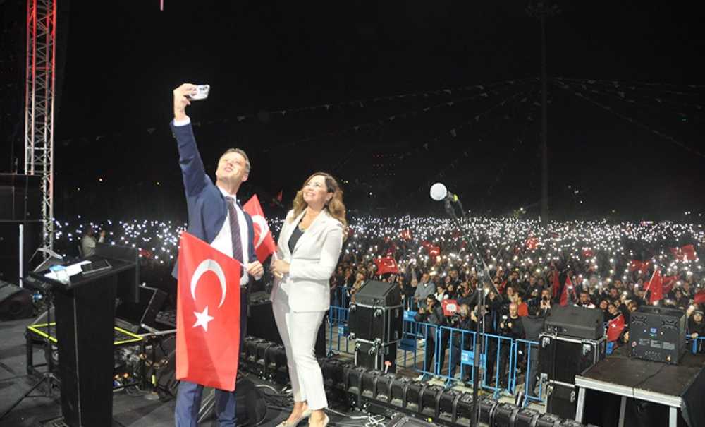 On Binler Cumhuriyet İçin Yürüdü