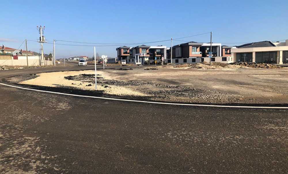 Önerler Mahallesi'ndeki Yollar Yarım Yamalak Yapıldı