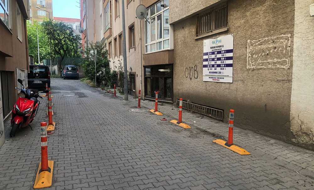 Otopark Toz Toprak İçinde