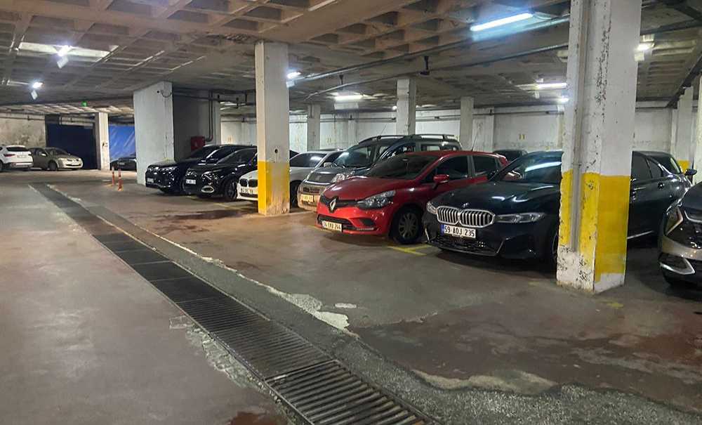 Otoparkın Harabe Görünümü Tepki Çekiyor