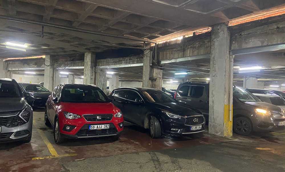 Otoparkın Harabe Görünümü Tepki Çekiyor