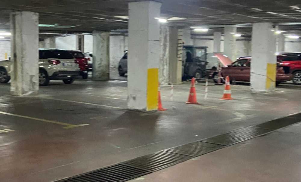 Otoparkın İçi Yıllardır Böyle