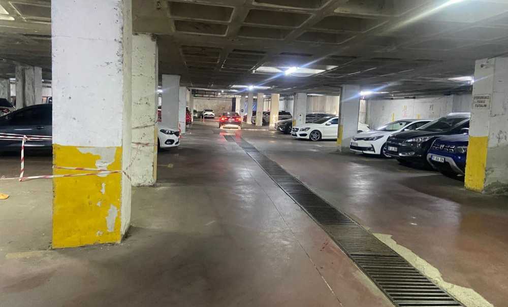 Otoparkın İçi Yıllardır Böyle