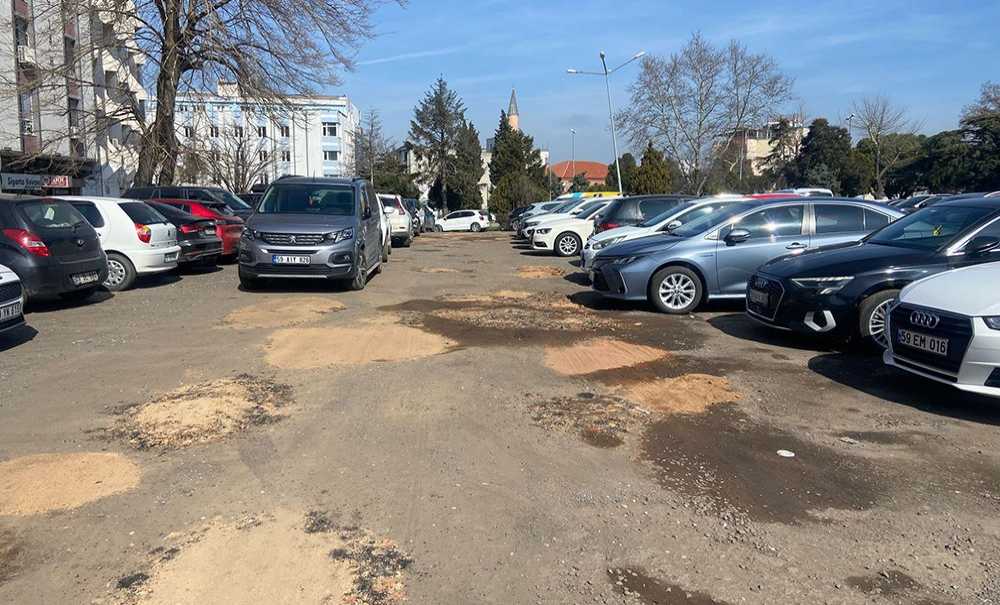 Otoparkta Başıboşluk Dikkat Çekiyor