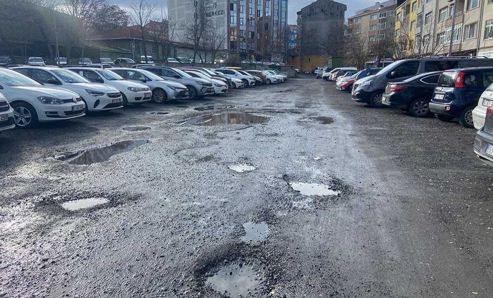 Otoparktaki Çukurlar Tepki Çekiyor