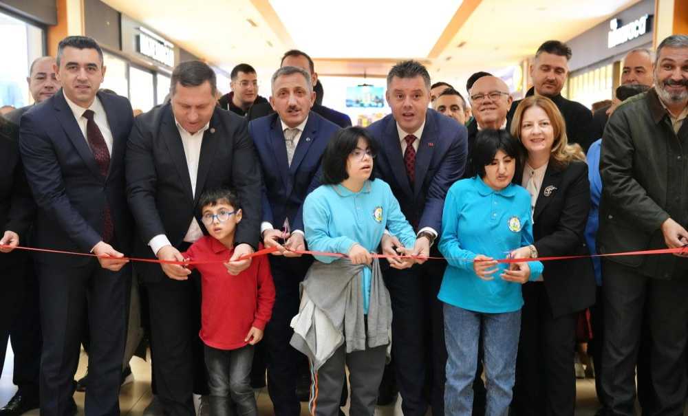 ‘Özel Ellerde, Güzel Eserler Sergisi' Açıldı