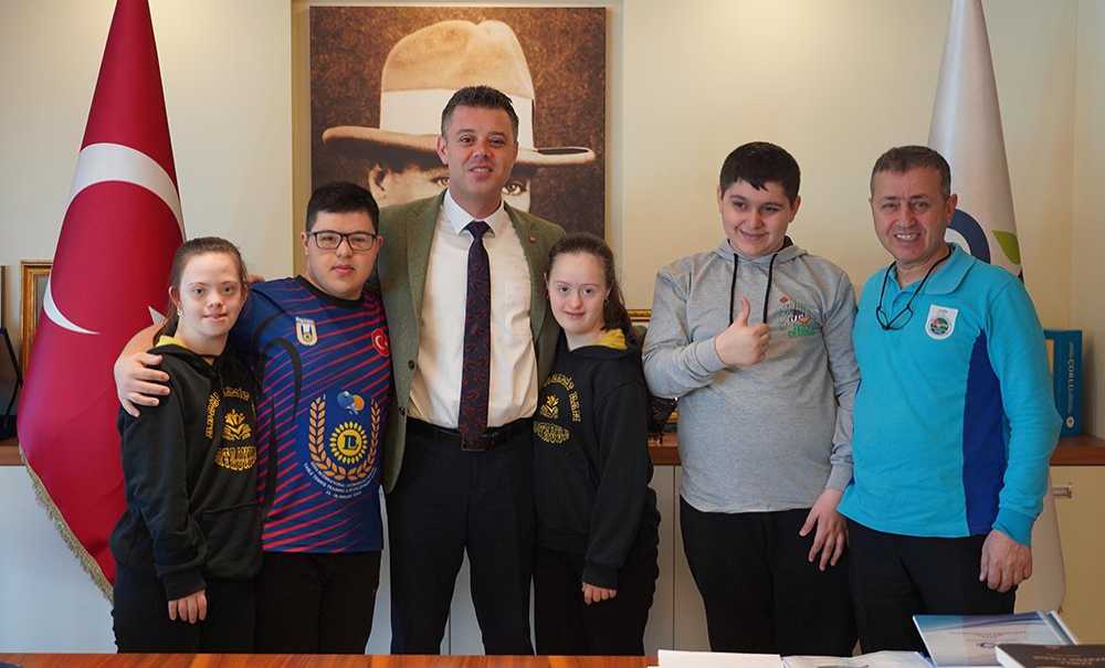 Özel Sporculardan Sarıkurt'a Ziyaret