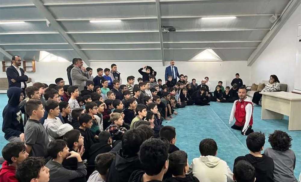 Paralimpik Milli Yüzücü Sefa Yurtkölesi Çorlu'da