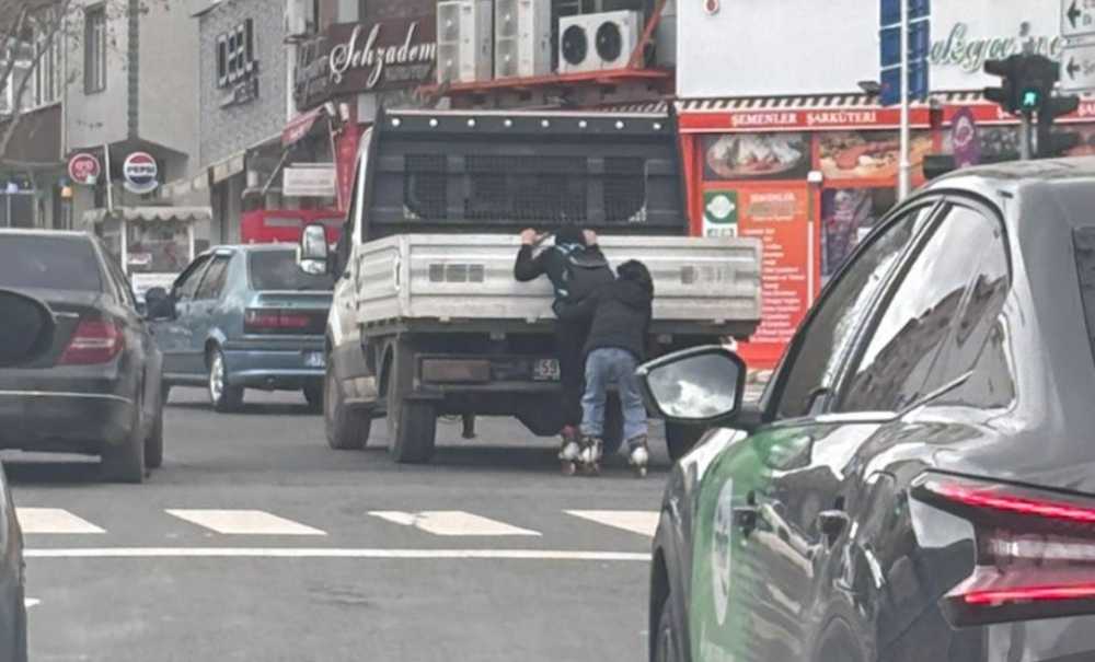 Patenci Çocuklardan Tehlikeli Yolculuk