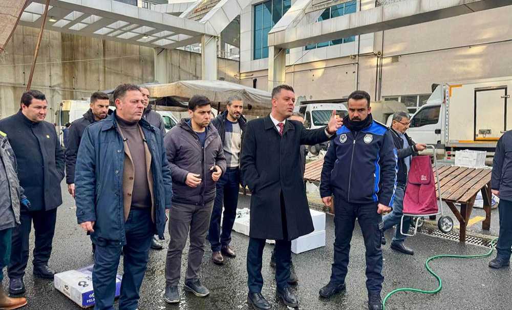 Pazar Yeri Esnafını Ziyaret Etti