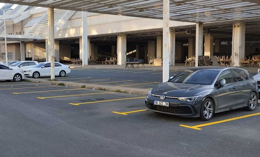 Pazar Yeri̇ne Park Çi̇zgi̇leri̇ Çi̇zi̇ldi̇