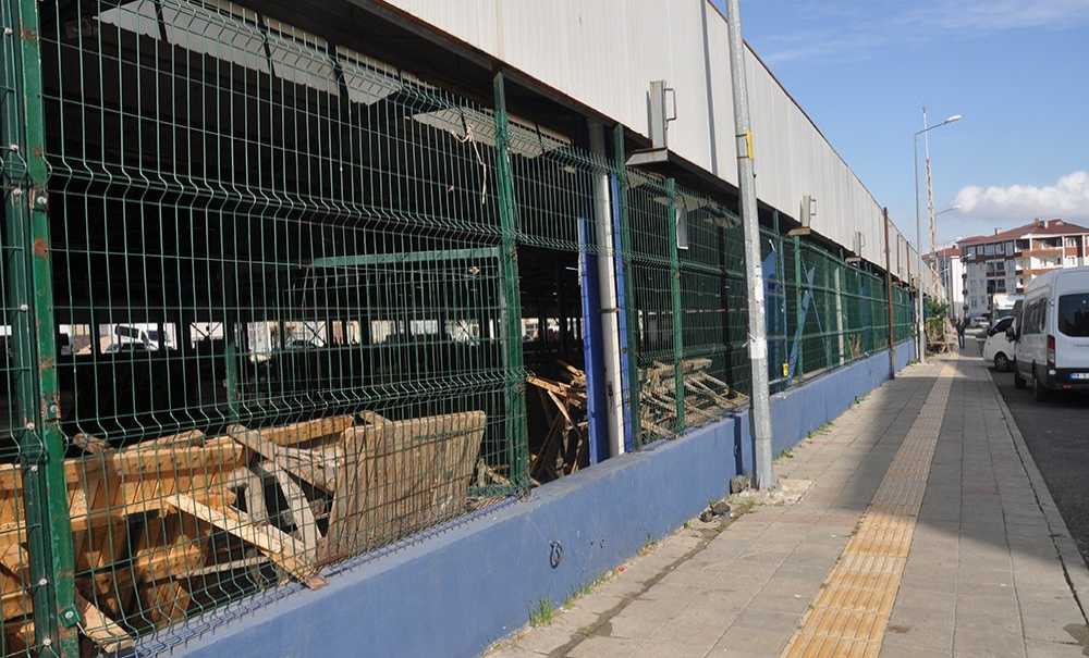 Pazar Yerinin Girişleri Kapatıldı