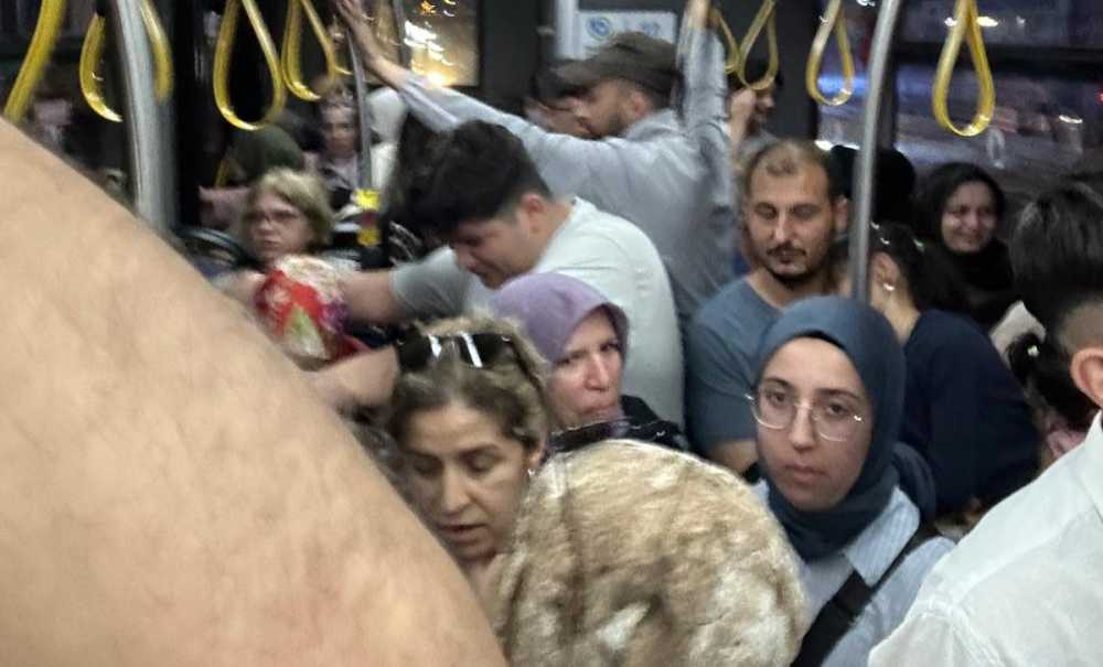 Pikniğe Ve Sahile Gidenler Otobüs Çilesi Yaşadı