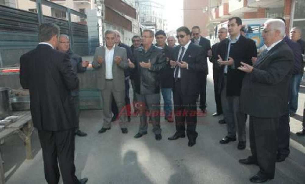 Pazarcılar Odasından Geleneksel Aşure Dağıtımı