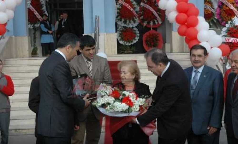 Gönüllü Hizmet Vakfı Aysel – Abdullah Öğücü Ortaokulu Törenle Açıldı