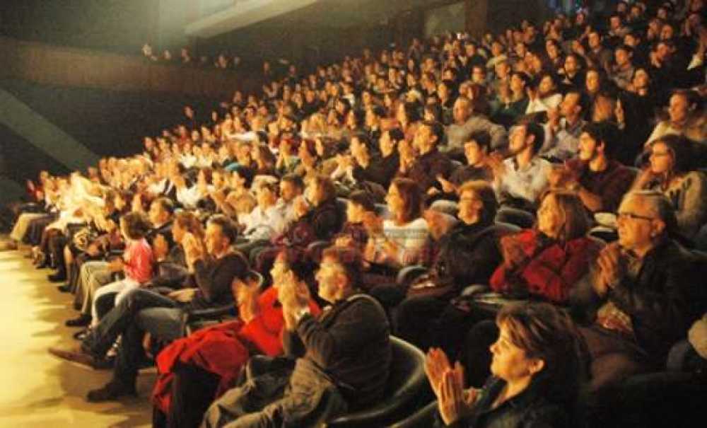 Entrikalı Dolap Komedyası Kapalı Gişe Oynadı