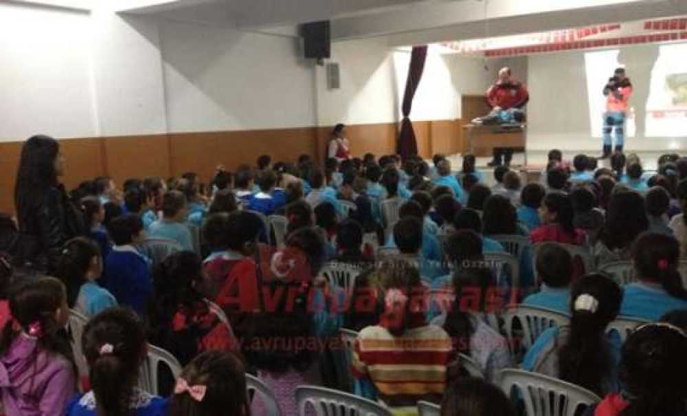 Kilikadılılar Derneği Ve Akut İşbirliği Ile Deprem Semineri