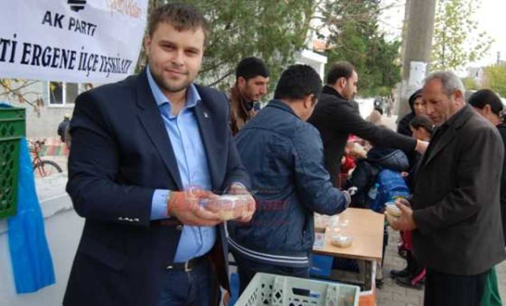 Ak Partili Gençlerden Ergene'de Aşure İkramı