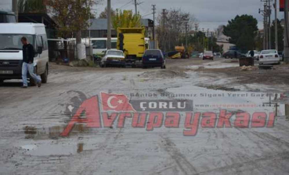 Yeni Sanayi Sitesi Çamur Deryasına Döndü