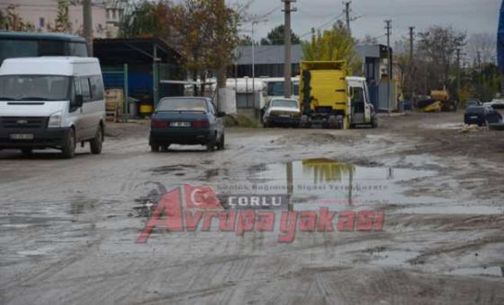 Yeni Sanayi Sitesi Çamur Deryasına Döndü