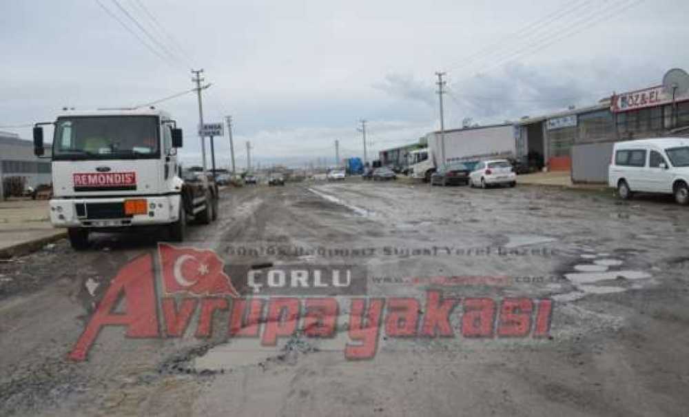 Yeni Sanayi Sitesi Çamur Deryasına Döndü