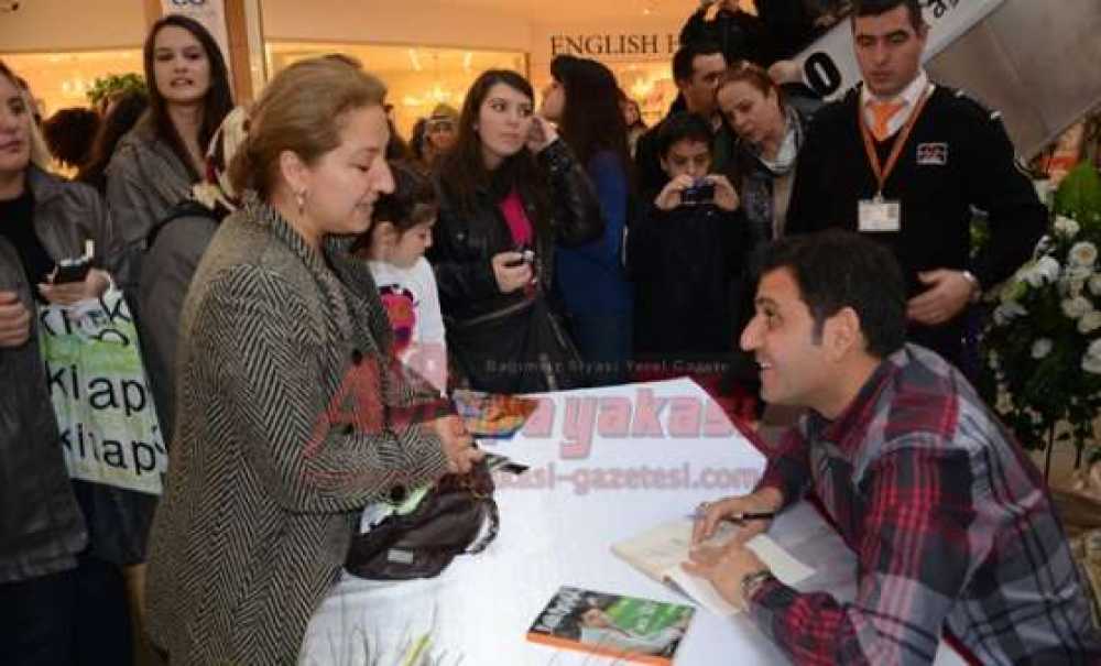 Fatih Portakal Çorlu'da İmza Gününe Katıldı