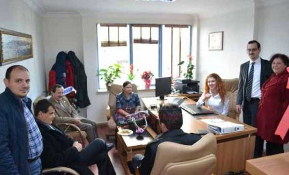 Avukat Özden Tez Hukuk Bürosunu Açtı