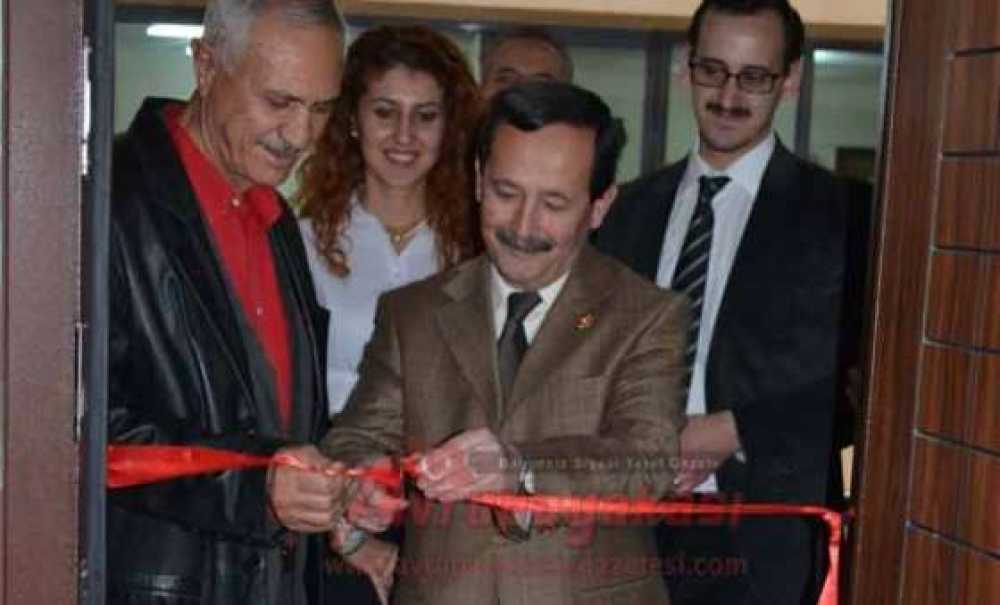 Avukat Özden Tez Hukuk Bürosunu Açtı