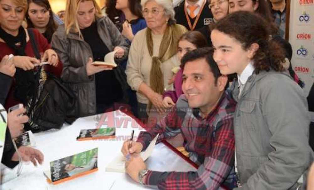 Fatih Portakal Çorlu'da İmza Gününe Katıldı