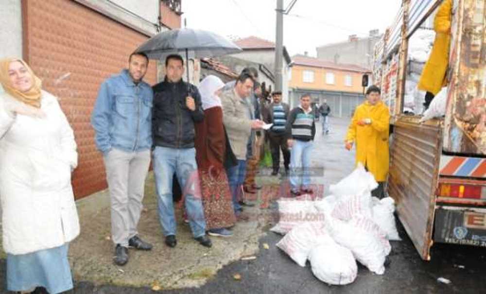 Çorlu Belediyesi`nden 5 Bin Dar Gelirli Aileye Kömür Yardımı