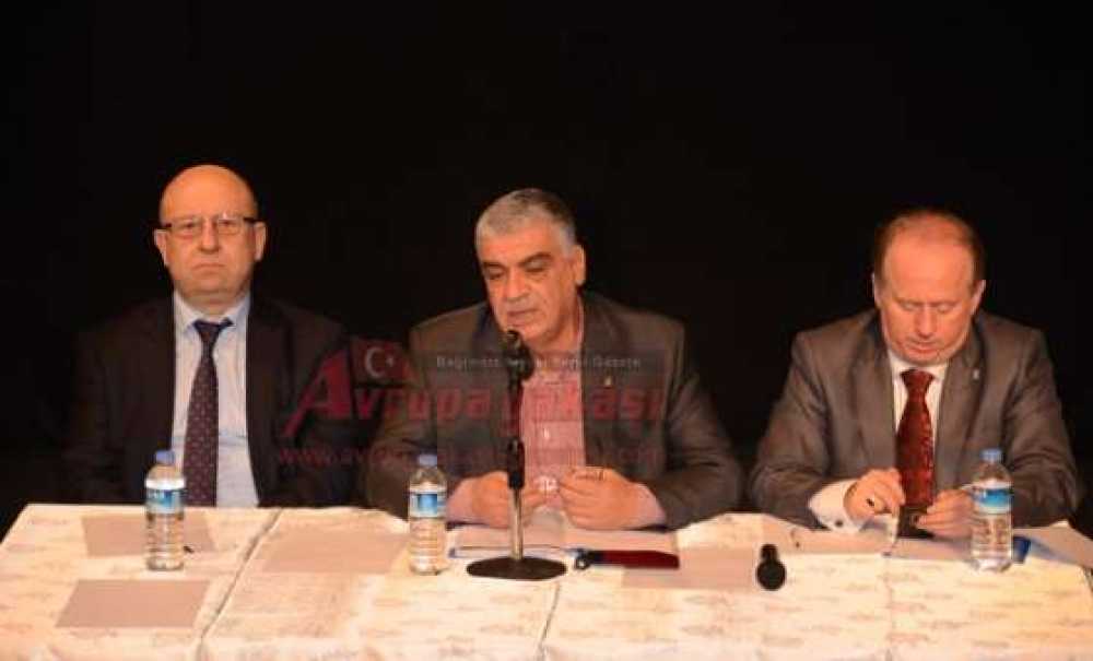 Ak Parti Muhtarlara Büyükşehir Yasasını Anlatıyor