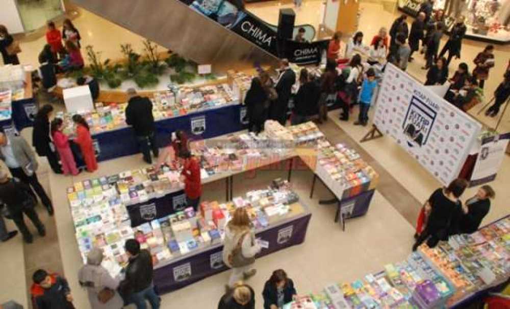 Çorlu Kitap Fuarı'na Yoğun İlgi