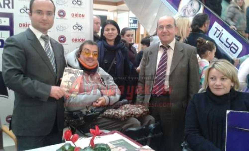 Çorlulu Yazar Ramis Çınar İmza Gününde Kitapseverlerle Buluştu