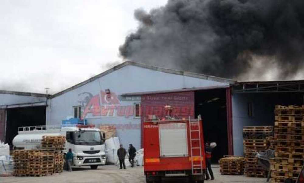 Geri Dönüşüm Fabrikasında Yangın