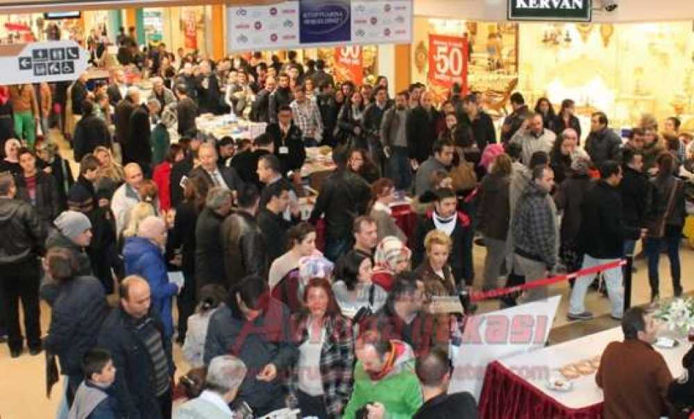 Çorlu Kitap Fuarı'na Yoğun İlgi